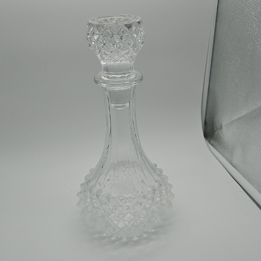 Elegant Crystal Glass Decanter